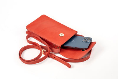 Pochette téléphone rouge avec bandoulière - Cuir végétal