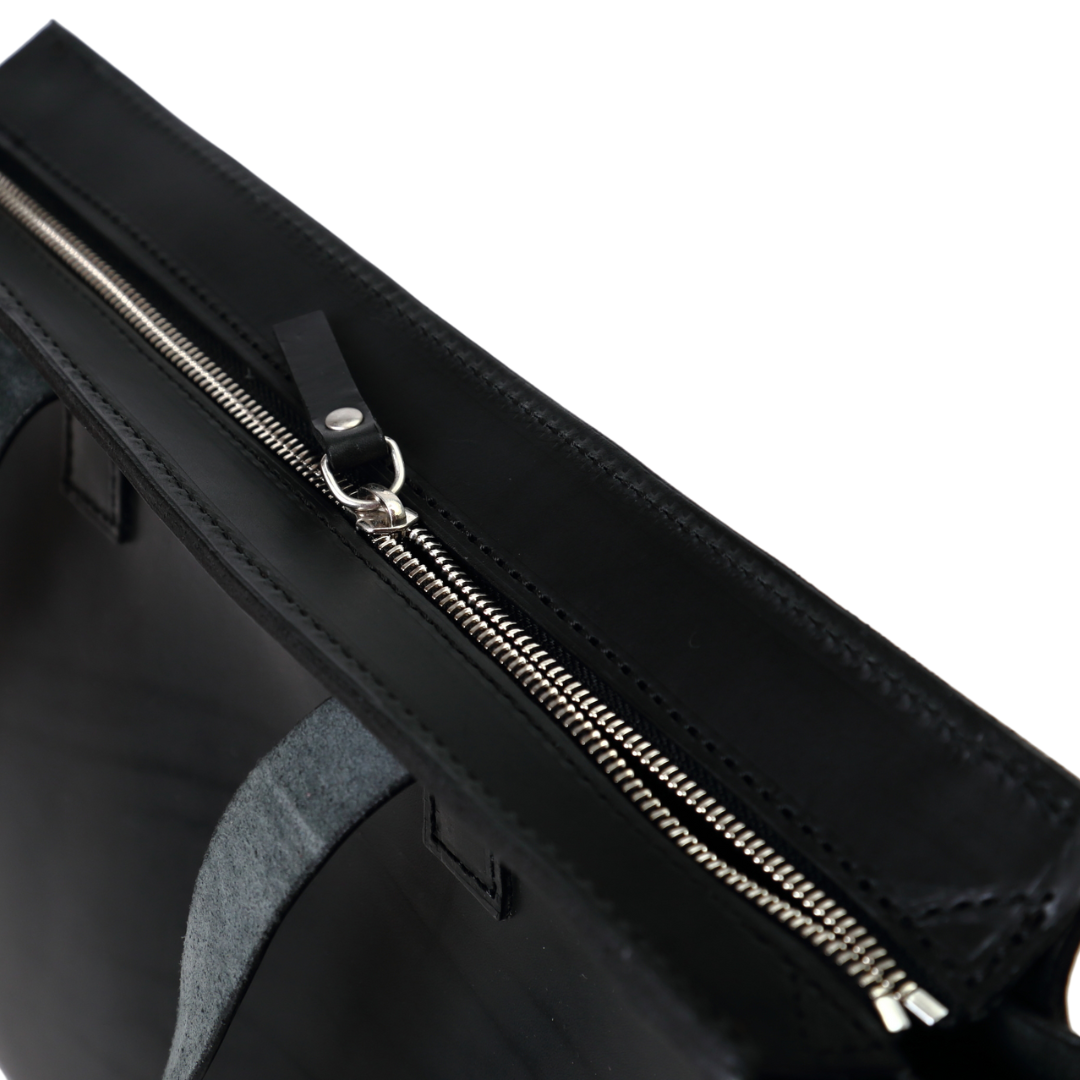 Leather Tote in Cuoio Black Mod 126